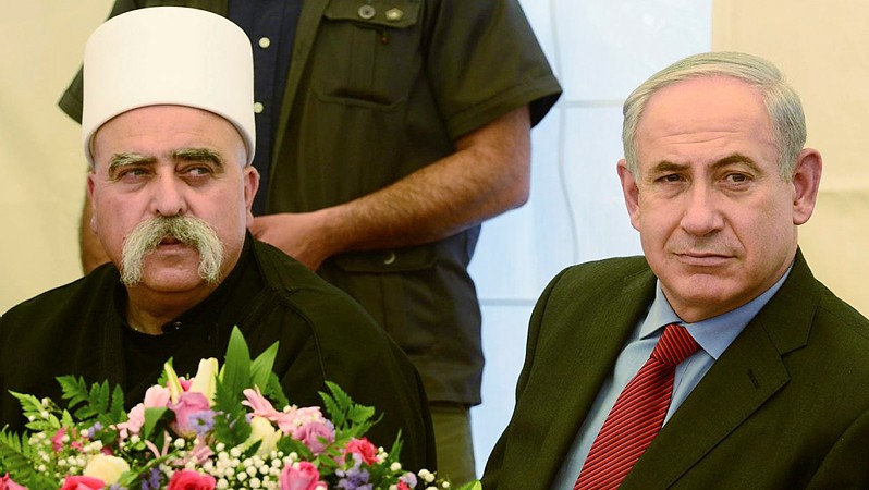 Benjamin Netanyahu y el jeque Moafaq Tarif, líder de la comunidad drusa de Israel, reunidos en 2013. Fuente: Times of Israel