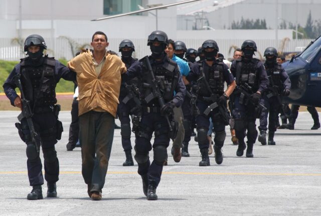 La conquista de la plaza: crimen organizado en México