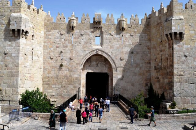 Jerusalén, bendecida por Dios, maldita por la guerra