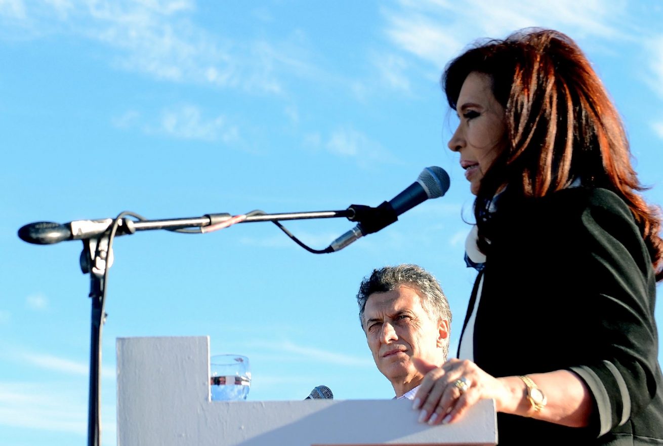 Cristina Fernández, Mauricio Macri y una nueva crisis en Argentina