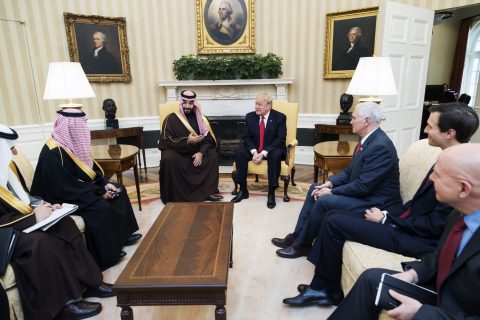 La diplomacia saudí de “Plata o plomo”