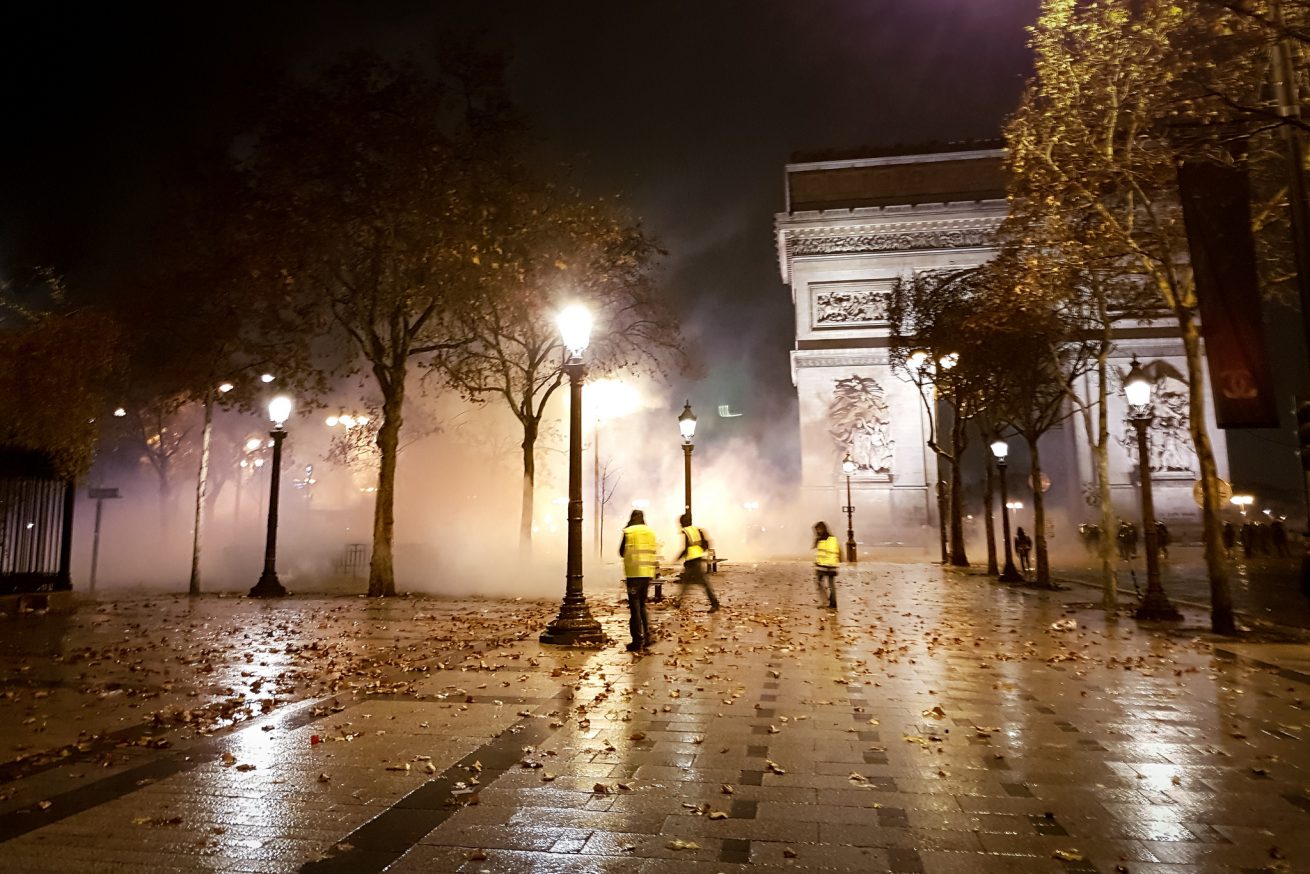 Los chalecos amarillos, la primera gran crisis de Macron