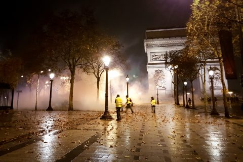Los chalecos amarillos, la primera gran crisis de Macron