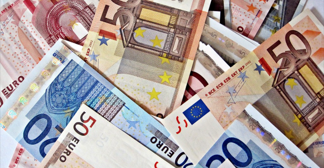 ¿Es el euro la moneda oficial en los territorios franceses de ultramar?