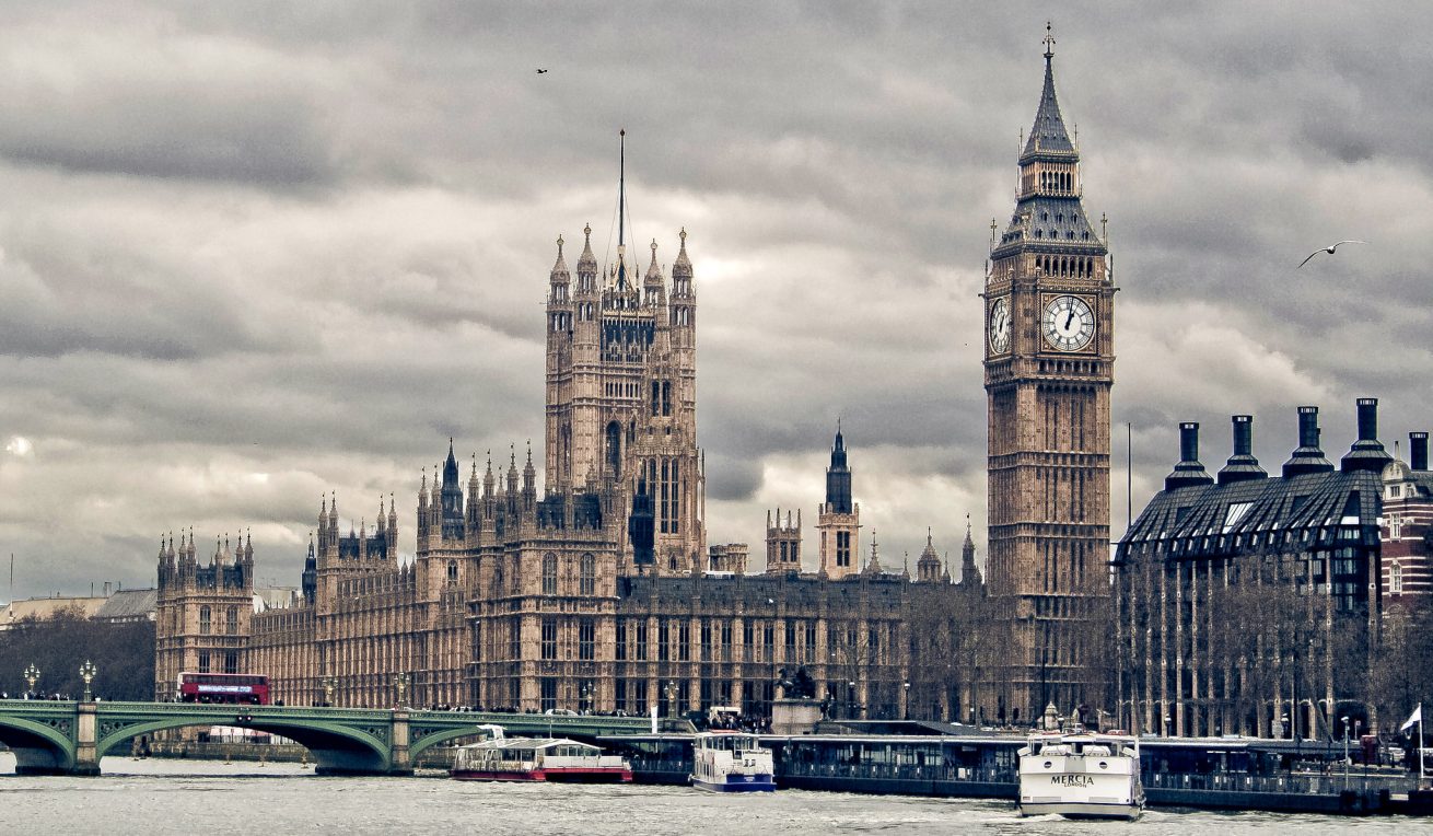 ¿Es legal que Boris Johnson suspenda el Parlamento británico?