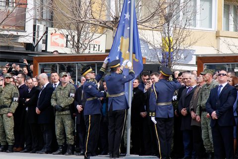 Un nuevo Gobierno y viejos desafíos para Kosovo