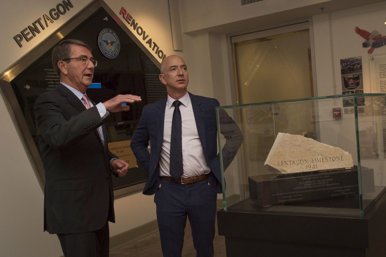 Amazon contra Microsoft: las tecnológicas entran en la industria de defensa