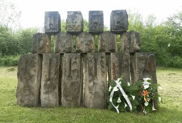 Genocidio gitanos