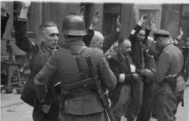 16 de octubre de 1940: los nazis establecen el gueto de Varsovia