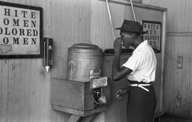 ¿Qué es la segregación racial?