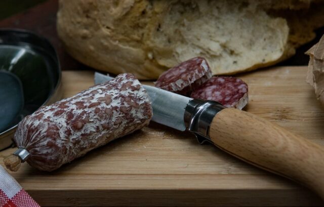 ¿Qué es la táctica del salami?