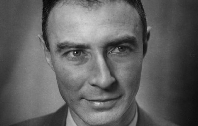 ¿Quién fue Robert Oppenheimer?