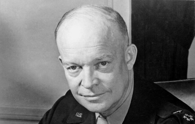 ¿Qué fue la doctrina Eisenhower?