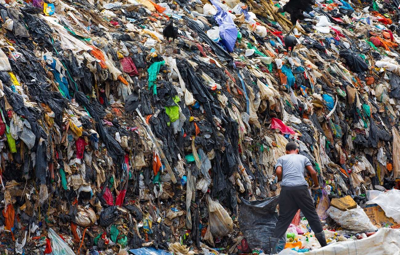 Tu basura del Black Friday no se recicla: la mandamos a otros países