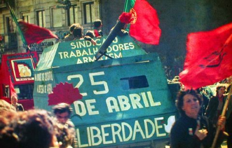 La ultraderecha sigue aislada en Portugal gracias a la Revolución de los Claveles
