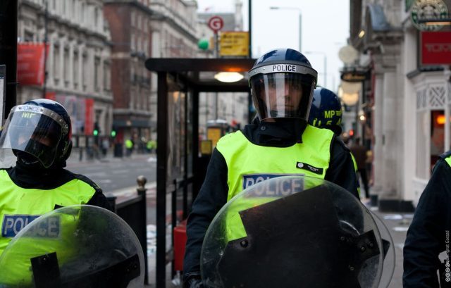 Los disturbios antiinmigración se expanden por Reino Unido. ¿Habrá efecto dominó en Europa?