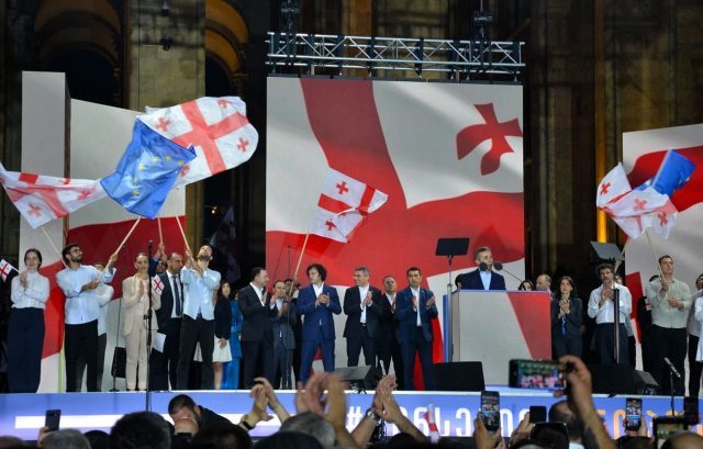 La crisis estancada en Georgia: ¿cómo llegó un país ‘antirruso’ a tener un Gobierno pro-Putin?