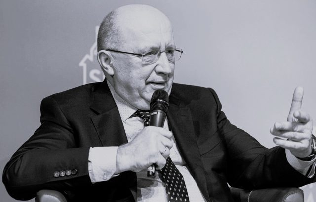 “Debemos demostrarle a Putin que no conseguirá nada con otra agresión estúpida y criminal”: entrevista al comisario europeo de Defensa