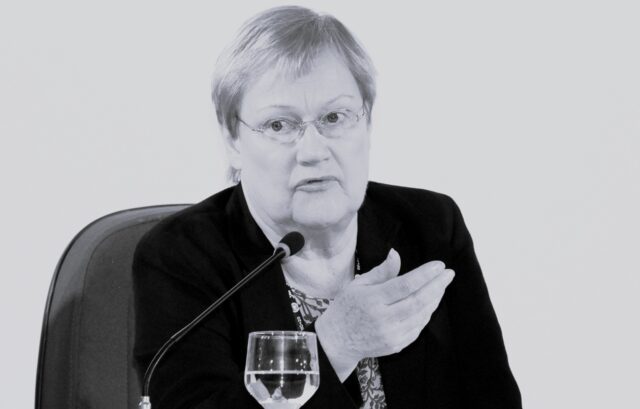 Por qué Ucrania no puede ser neutral como lo fue Finlandia: entrevista con Tarja Halonen