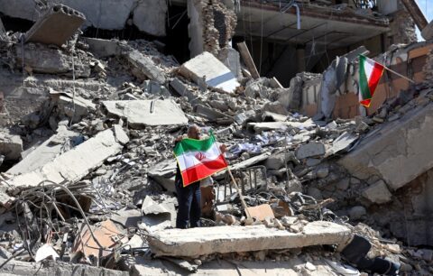 Cómo Irán ha resistido guerras e invasiones: de usar mártires a negociar la paz