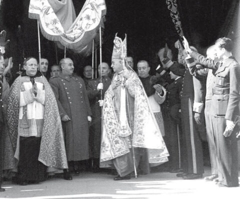 España y el Vaticano: una historia de pecados liberales, fracaso laico y curas rojos en el franquismo